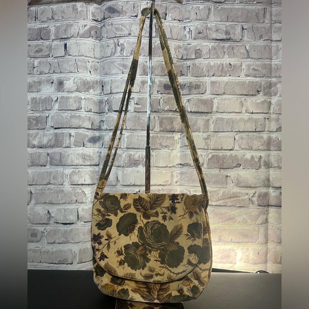 Vintage Carpet Bags of America Floral Shoulder Bag